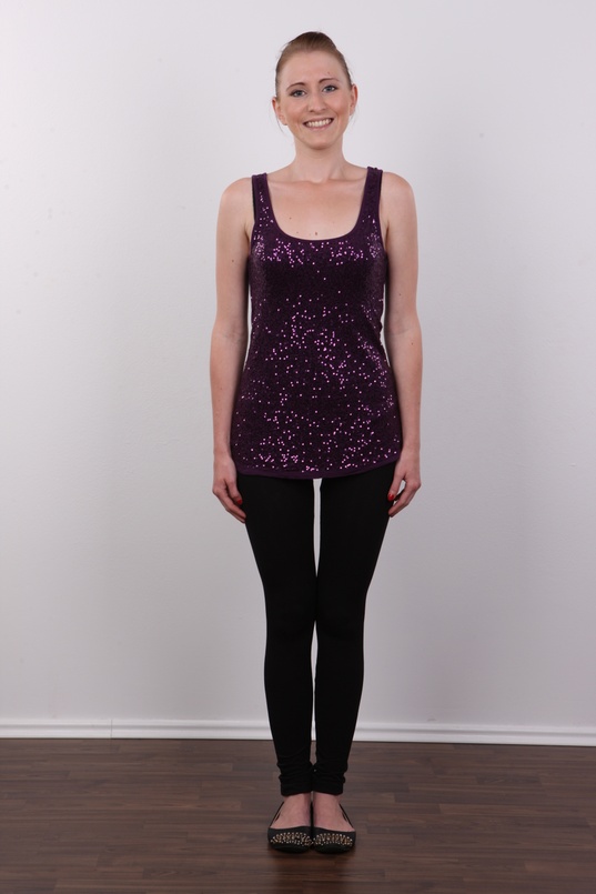 2. Download full pics of Hanka (21) from czechcasting.com