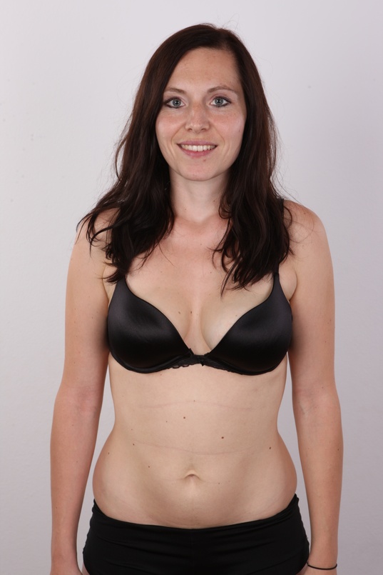 6. Download full pics of Vendula (29) from czechcasting.com