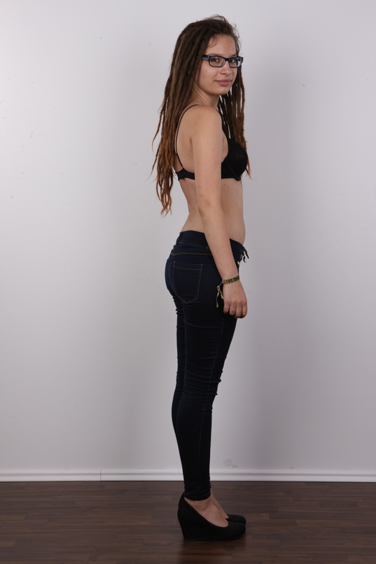 5. Download full pics of Nina (22) from czechcasting.com