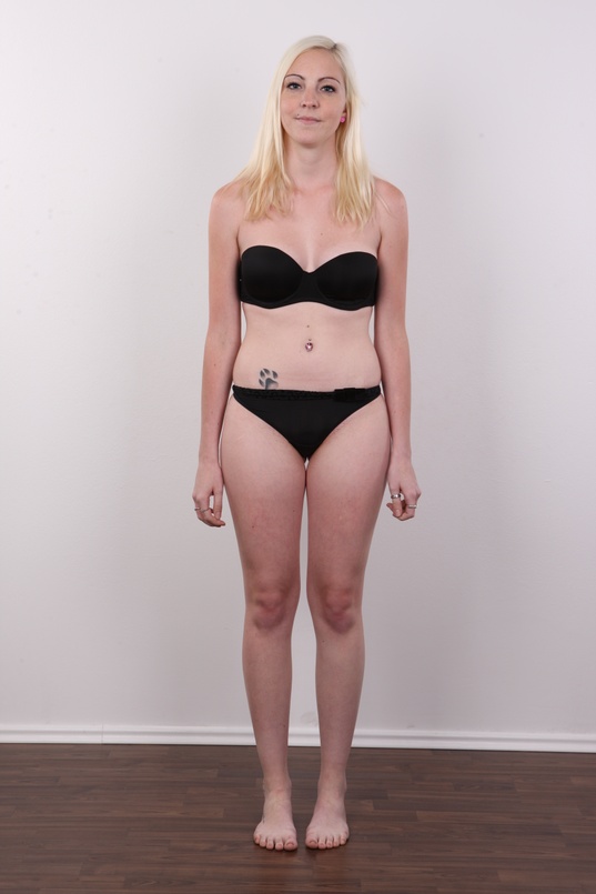 11. Download full pics of Zdenka (19) from czechcasting.com