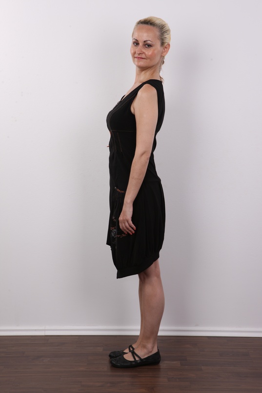 4. Download full pics of Andrea (40) from czechcasting.com