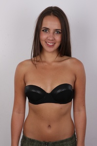 6. Download full pics of Anna (19) from czechcasting.com