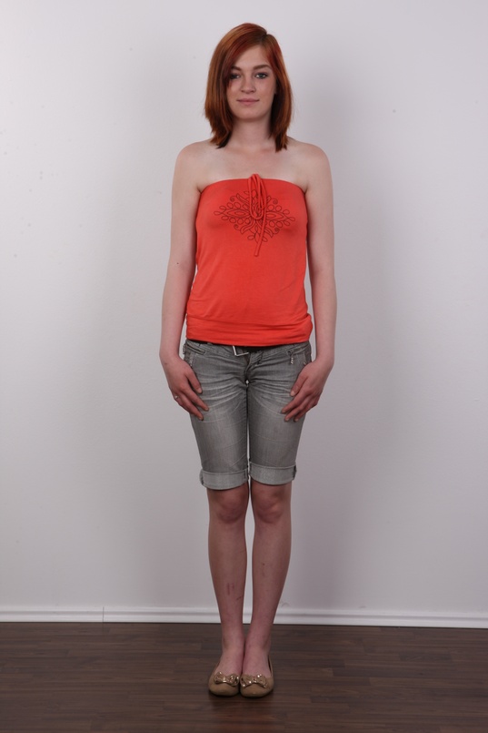 2. Download full pics of Marcela (18) from czechcasting.com