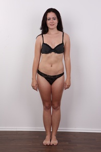 5. Download full pics of Sarka (28) from czechcasting.com