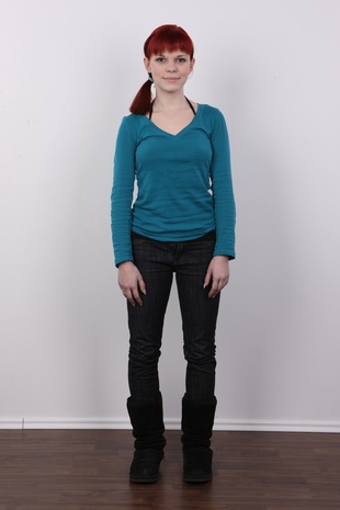 2. Download full pics of model Alzbeta (18) from czechcasting.com