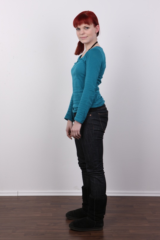 3. Download full pics of Alzbeta (18) from czechcasting.com