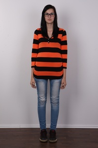 2. Download full pics of Adela (19) from czechcasting.com