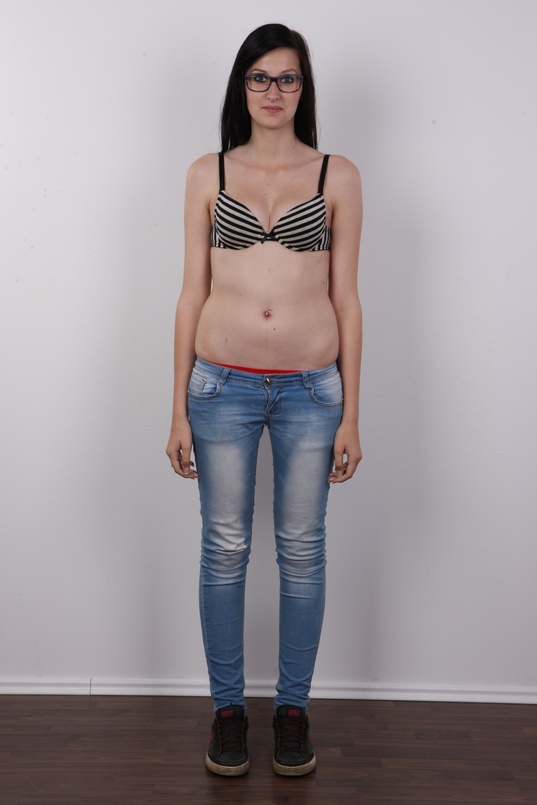 4. Download full pics of Adela (19) from czechcasting.com