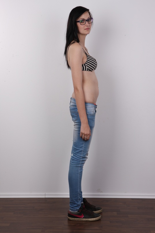 5. Download full pics of Adela (19) from czechcasting.com