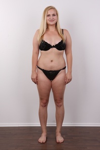 7. Download full pics of Jana (19) from czechcasting.com