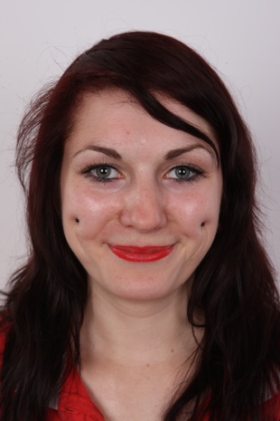 1. Download full pics of model Romana (24) from czechcasting.com