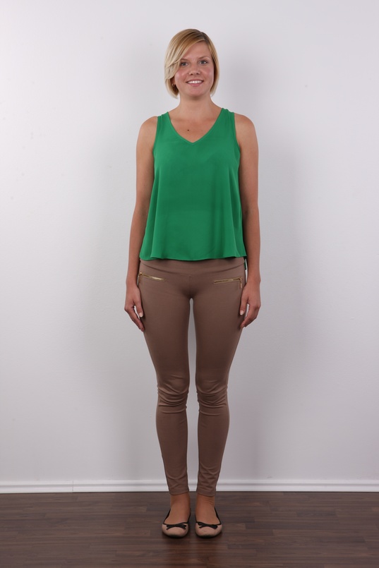 2. Download full pics of Barbora (27) from czechcasting.com