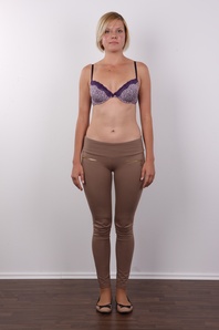 4. Download full pics of Barbora (27) from czechcasting.com