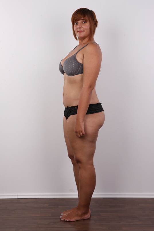 8. Download full pics of Lenka (31) from czechcasting.com