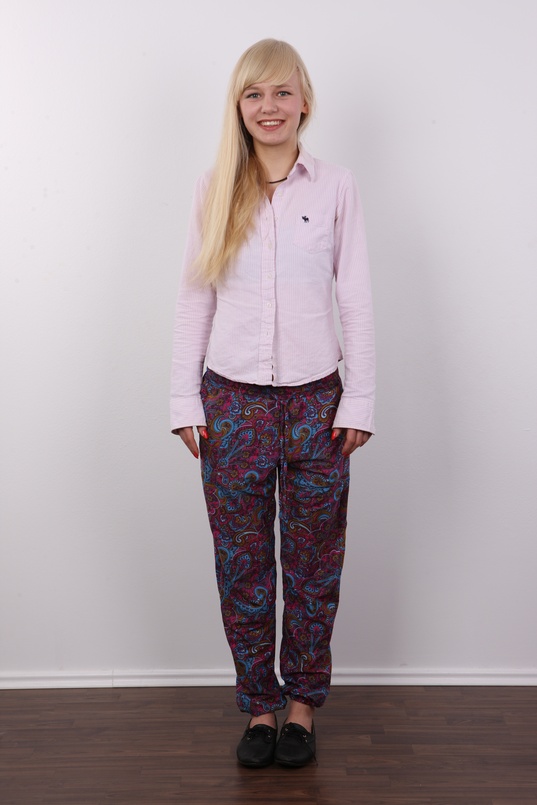 2. Download full pics of Aneta (20) from czechcasting.com