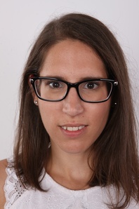 1. Download full pics of Ria (20) from czechcasting.com