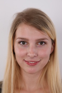 1. Download full pics of Pavlina (20) from czechcasting.com