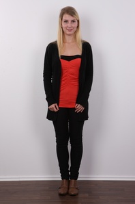 2. Download full pics of Pavlina (20) from czechcasting.com