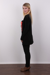 3. Download full pics of Pavlina (20) from czechcasting.com