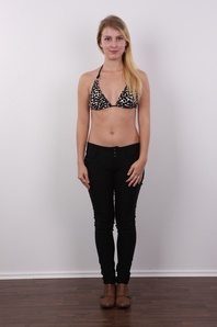 4. Download full pics of Pavlina (20) from czechcasting.com