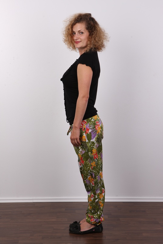 3. Download full pics of Adela (26) from czechcasting.com