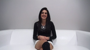 1. Download full pics of Pavla (20) from czechcasting.com