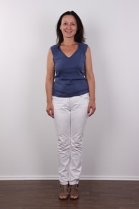 2. Download full pics of Lenka (49) from czechcasting.com