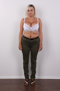 4. Download full pics of Marie (44) from czechcasting.com