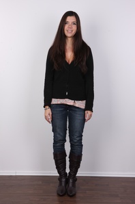 2. Download full pics of Hanka (21) from czechcasting.com