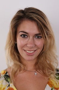 1. Download full pics of Anna (23) from czechcasting.com