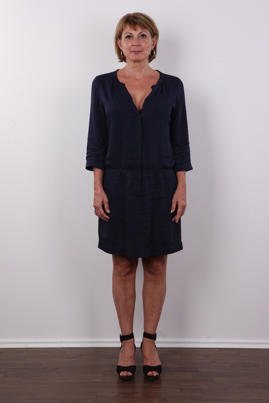 2. Download full pics of Pavlina (50) from czechcasting.com