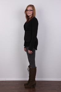 3. Download full pics of Alena (19) from czechcasting.com