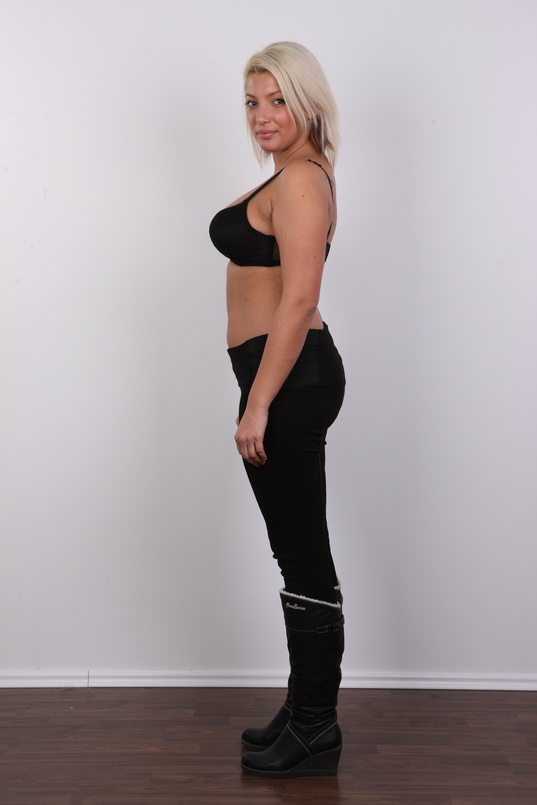 5. Download full pics of Jarmila (23) from czechcasting.com