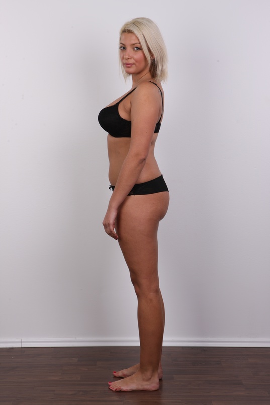 8. Download full pics of Jarmila (23) from czechcasting.com