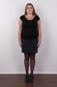 2. Download full pics of Lucie (25) from czechcasting.com