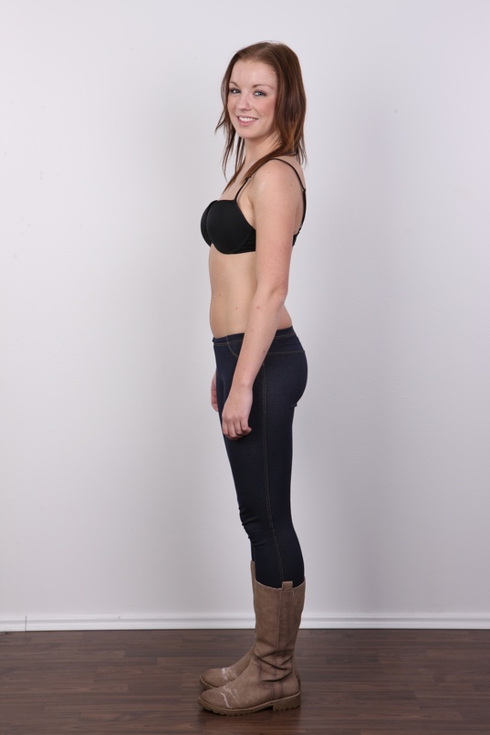 5. Download full pics of Jarmila (20) from czechcasting.com