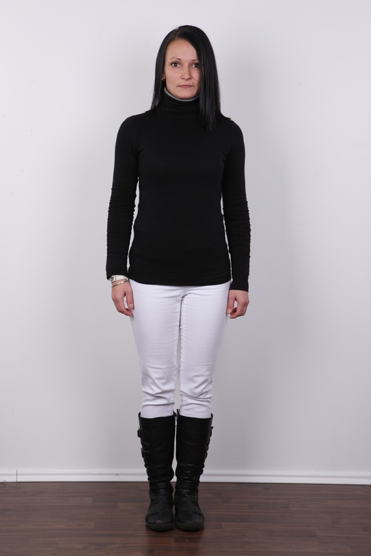 2. Download full pics of Tereza (28) from czechcasting.com