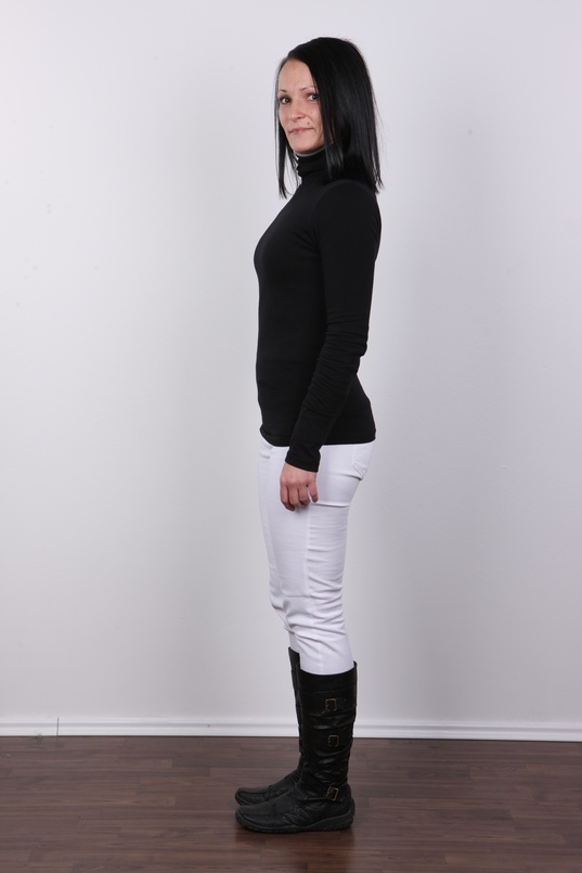 3. Download full pics of Tereza (28) from czechcasting.com