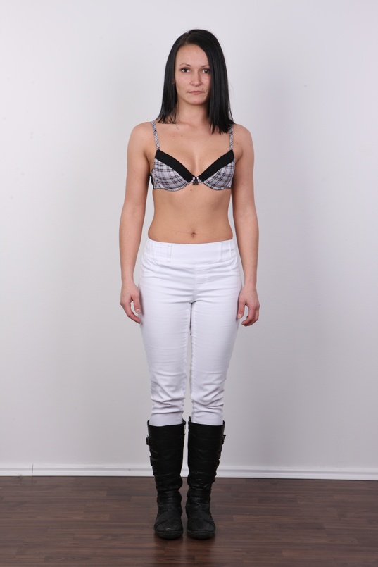 4. Download full pics of Tereza (28) from czechcasting.com