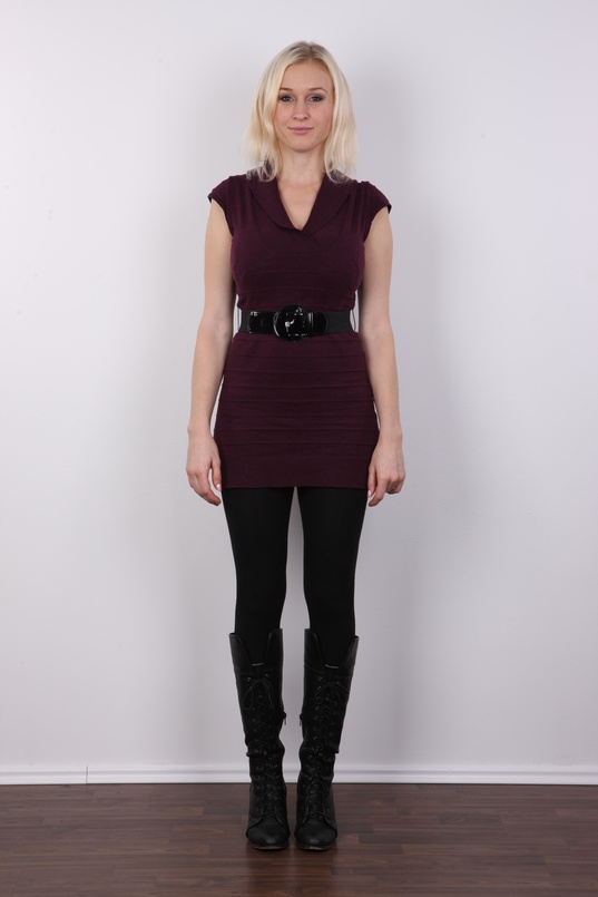 2. Download full pics of Petra (30) from czechcasting.com