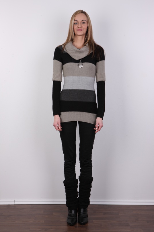 2. Download full pics of Michaela (24) from czechcasting.com