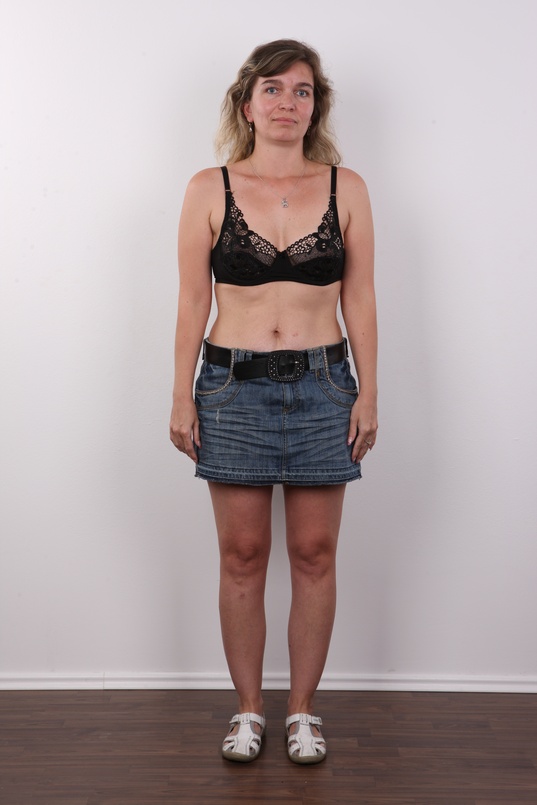 4. Download full pics of Michaela (39) from czechcasting.com