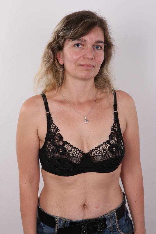 6. Download full pics of Michaela (39) from czechcasting.com