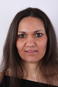 1. Download full pics of Gabriela (35) from czechcasting.com