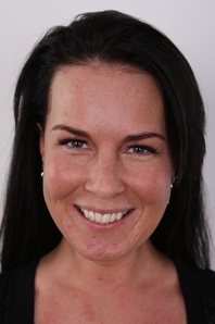 1. Download full pics of Alena (31) from czechcasting.com