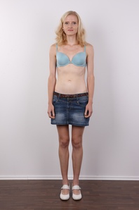 4. Download full pics of Lenka (27) from czechcasting.com