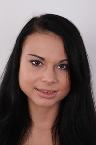 1. Download full pics of Kristyna (21) from czechcasting.com
