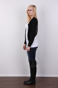 3. Download full pics of Veronika (20) from czechcasting.com