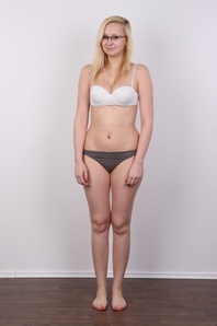 7. Download full pics of Veronika (20) from czechcasting.com