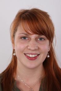 1. Download full pics of Ivana (24) from czechcasting.com